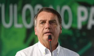 Jair Bolsonaro decide vetar integralmente 'fundão' bilionário eleitoral
