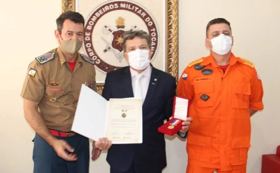 Osires Damaso é condecorado com a Medalha da Defesa Civil do Tocantins