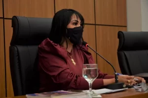 Janad Valcari cobra obras do Aureny III e Taquari e diz que Cinthia enganou o povo com promessas