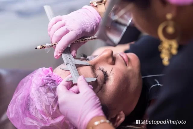 Cida Pires Academy promove curso de Designer de Sobrancelhas em Niterói