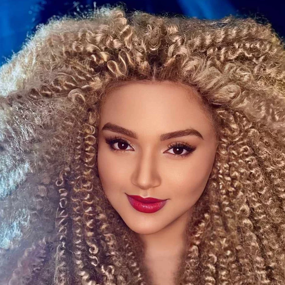 Eloah San Martini Comemora Aniversário em Grande Estilo nas Dunas de Genipabú, RN