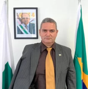 Alinhamento com Lula e PT avança em Palmas com nomeação de Fábio Bernardino para gabinete do prefeito interino