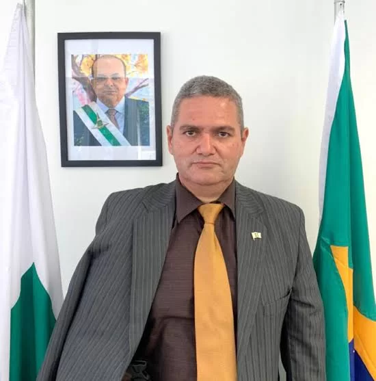 Alinhamento com Lula e PT avança em Palmas com nomeação de Fábio Bernardino para gabinete do prefeito interino