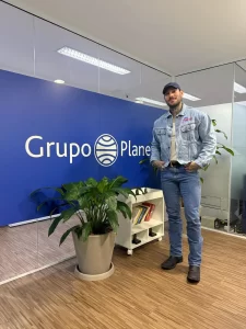 Lucas Lucco anuncia seu primeiro livro de poesias