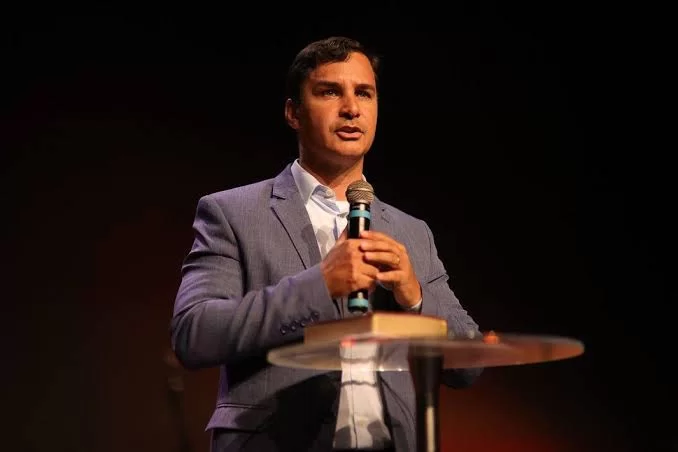 “Palmas seguirá com obras e concursos”, diz Carlos Velozo após assumir prefeitura com prisão de Eduardo Siqueira Campos