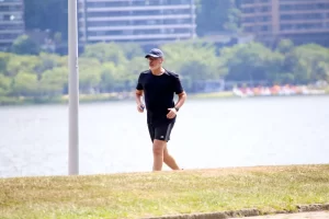 William Bonner Retoma Exercícios na Lagoa Rodrigo de Freitas Após Período de Recuperação