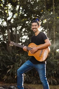 Compositor de trilhas da Netflix e Amazon apresenta espetáculo gratuito em Goiânia