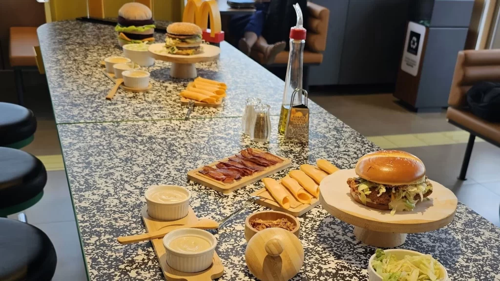 McDonald’s inaugura nova unidade na Avenida Jamel Cecílio com foco em sustentabilidade e geração de empregos