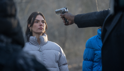 “Código Alarum”: Sylvester Stallone e Isis Valverde estrelam thriller de ação eletrizante