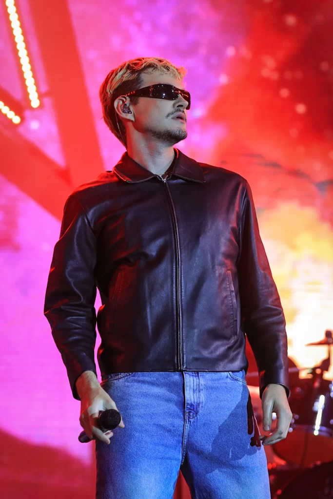 Cantor Jão emociona público carioca em Festival Carioca Spanta; confira