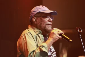 Martinho da Vila prestigia festa de aniversário de Luiz Carlos (Raça Negra) e Allan Caramaschi em São Paulo