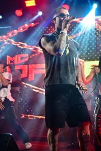 Mc Daniel anima a Festa do Gelo em Cabedelo, Paraíba, em comemoração ao aniversário de Yugnir Ângelo