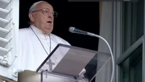 “Jesus é o critério que revela os pensamentos dos corações. Quem ama, vive; quem odeia, permanece na escuridão”, afirmou Papa Francisco