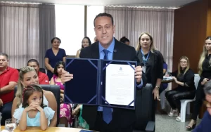 Na Aleto: Danilo Alencar é empossado com o deputado estadual na vaga liberada por Fabion Gomes