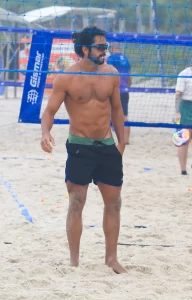 Corte italiano ganha força entre homens: visual clássico e alinhado vira tendência em salões de alto padrão