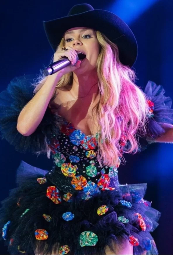 Mariana Fagundes brilha no São João 2025 com shows e encontros memoráveis: “A gente trabalha muito, mas se diverte”