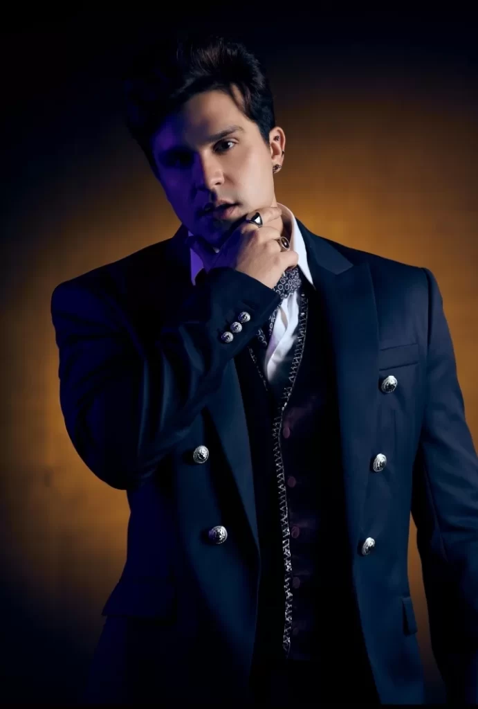 Luan Santana emociona 5 mil fãs em Paris e inicia turnê europeia com ingressos esgotados