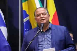 “Prefeito Wagner, pode continuar contando com nosso integral apoio”: Eduardo Gomes prestigia posse em Araguaína