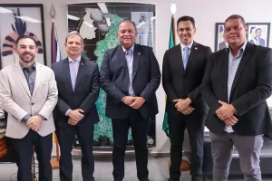 Eduardo Gomes articula com governo do Tocantins pauta conjunta nas áreas de meio ambiente e tecnologia