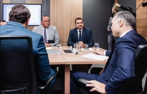 Senador Eduardo Gomes defende traçado original da FIOL em reunião com ministro dos Transportes