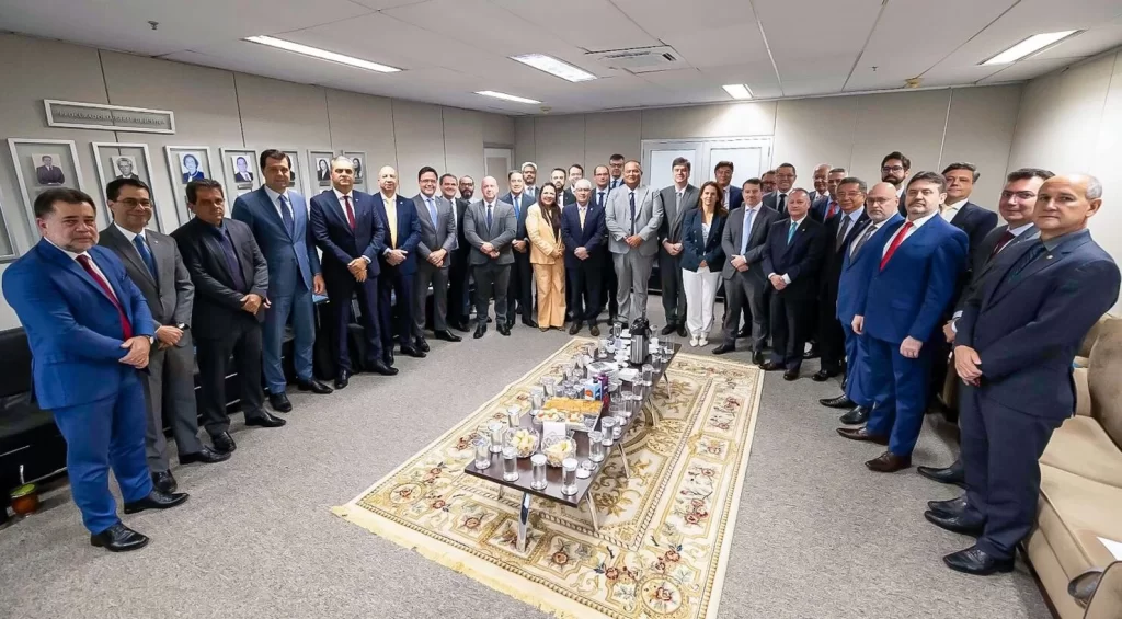 Eduardo Gomes destaca papel do MP e reforça apoio a pautas institucionais