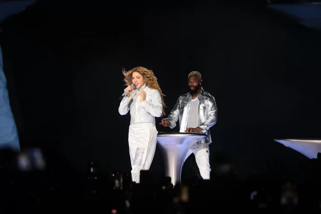 Shakira Sobe ao Palco no Engenhão em Primeiro Show da Turnê “Las Mujeres Ya No Lloran World Tour”