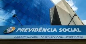Direto ao Ponto: Quem tem direito ao salário-família em 2025 e quais subsídios existem para doenças ocultas?