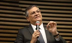 Dino aciona PF para investigar emendas parlamentares suspeitas