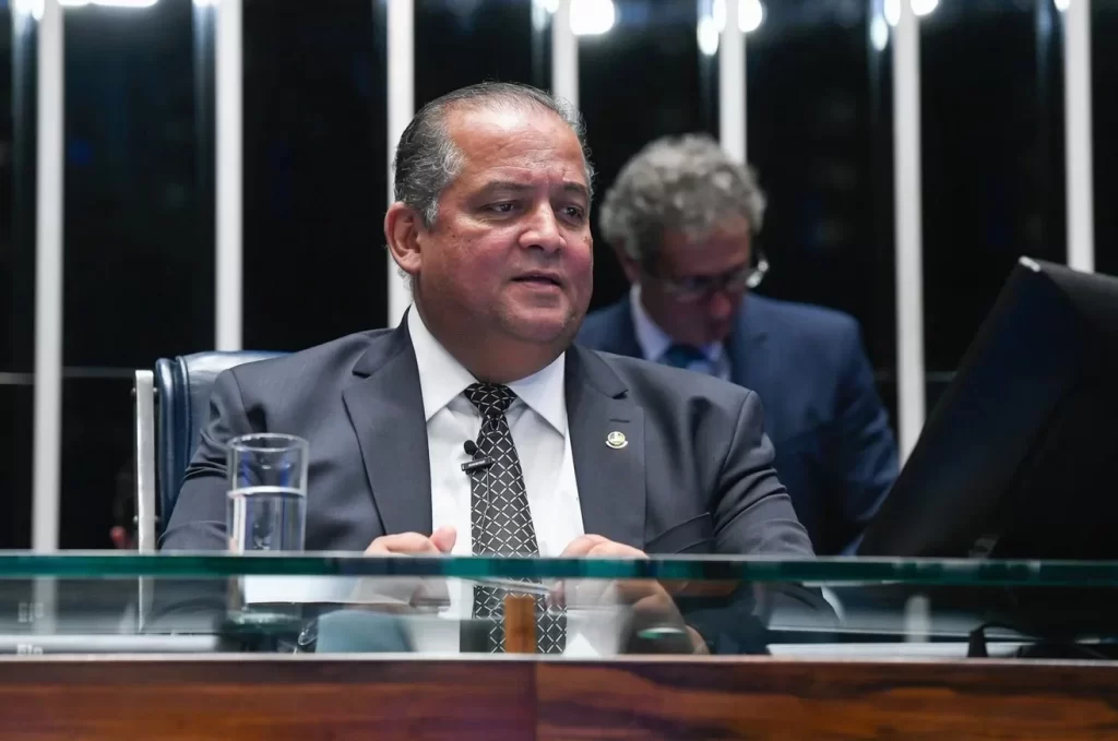 Eduardo Gomes amplia articulações políticas de olho nas eleições de 2026