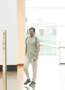 Giro da Fama: Vladimir Brichta é flagrado em passeio no Village Mall