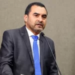 Em Porto Nacional, governador Wanderlei Barbosa entrega reforma da Escola Brasil e autoriza novas obras da educação com investimento de R$ 7,6 milhões