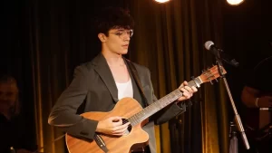 Felipe Somma fala sobre sua carreira e planos futuros: “Cantar no Brasil inteiro é meu sonho”