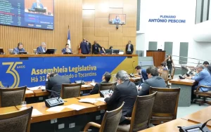 Deputados encerram ano legislativo com aprovação de 118 projetos em sessão histórica