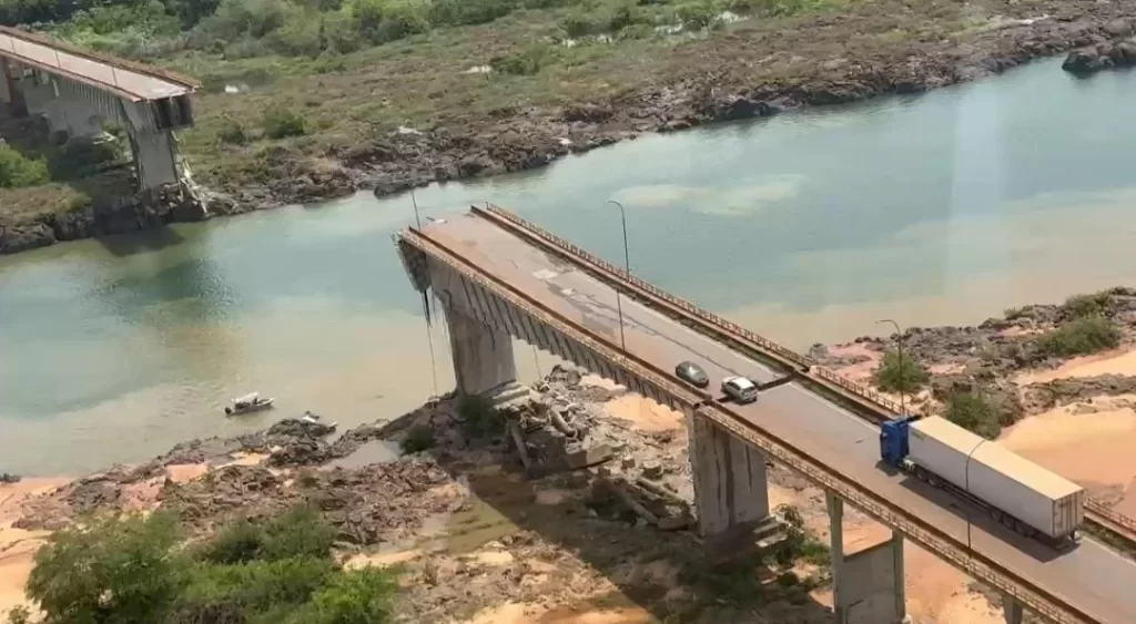 Marinha intensifica buscas por desaparecidos no desabamento da ponte no Rio Tocantins