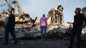 Vítimas dos incêndios em Los Angeles recebem mensagem de consolo do Papa Francisco