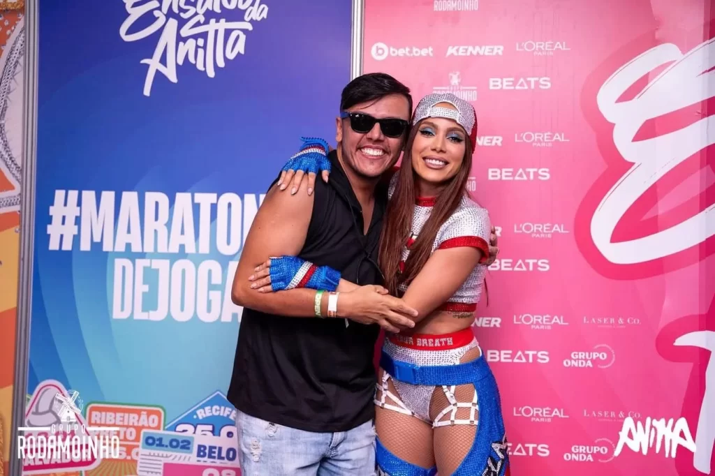 Fã de Colinas do Tocantins realiza sonho e encontra Anitta em São Luís, MA