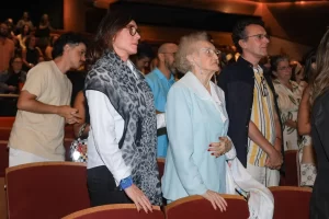 Christiane Torloni, José Loreto e famosos prestigiam estreia de ‘Ficções’, peça de Vera Holtz