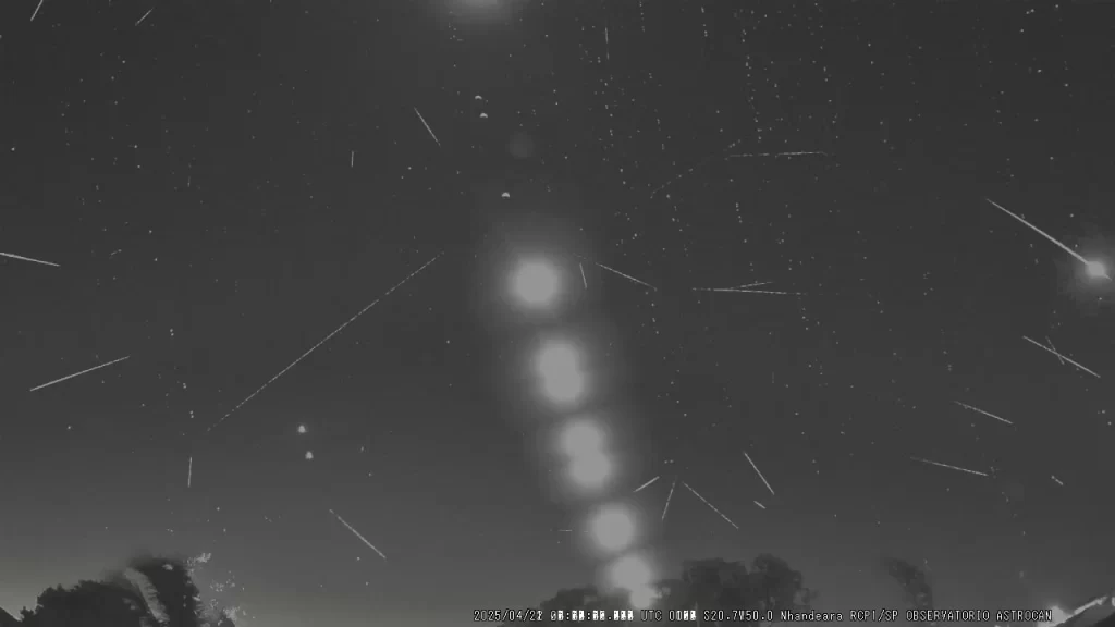 Chuva de meteoros Líridas ilumina o céu brasileiro com até 20 registros por hora