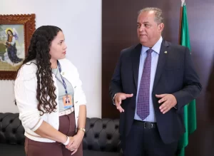 Vice-presidente do Senado, Eduardo Gomes recebe Jovem Senadora do Tocantins e incentiva protagonismo da juventude