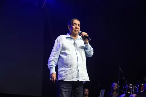Zeca Pagodinho celebra os 80 anos de Jorge Perlingeiro com show especial
