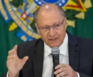 Alckmin assume protagonismo político e reforça estabilidade administrativa no Planalto