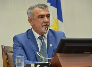 Amélio Cayres e mesa diretora da Aleto será reconduzida nesse sábado (1º); confira