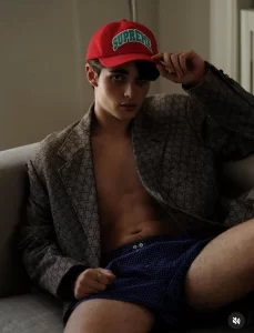 Andrea Arru aposta em sensualidade com look Gucci e viraliza com foto ousada publicada nas redes