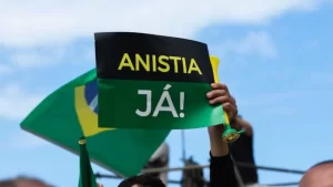 Projetos reacendem polêmica sobre perdão a crimes políticos no Brasil