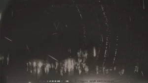 Sprites, Perseidas e a dança celeste: madrugada ilumina céus do Brasil com espetáculo raro de fenômenos atmosféricos e astronômicos