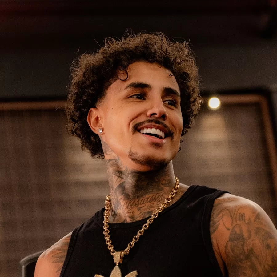 MC Livinho e DJ Guuga lideram charts na Turquia com funk brasileiro