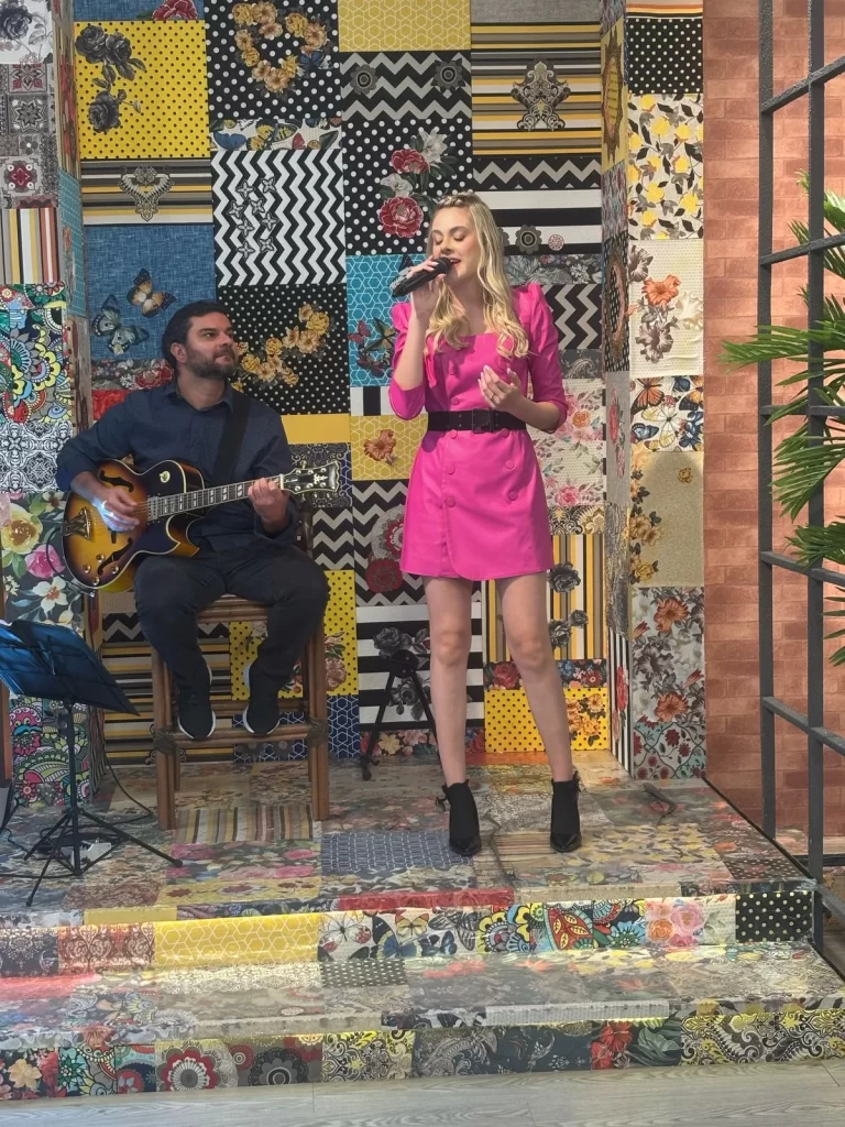 Clarissa Melo: de advogada a cantora, a tocantinense que transformou crise em palco