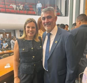 Nova mesa da Aleto: Claudia Lelis prestigia posse na Aleto e destaca trabalho do presidente Amélio Cayres