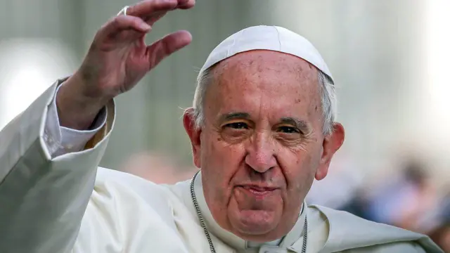 Papa Francisco morre aos 88 anos; Saiba o que acontece agora no Vaticano, os próximos ritos e os impactos globais de sua morte.
