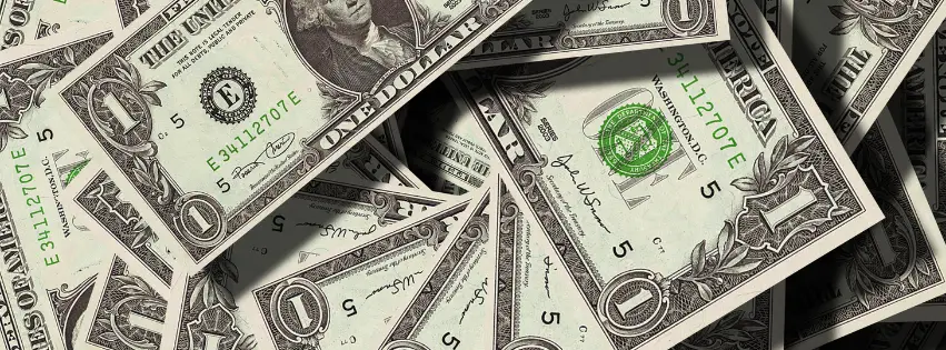 Dólar em alta após proposta de Lula para isenção do IR sobre salários de até R$ 5 mil